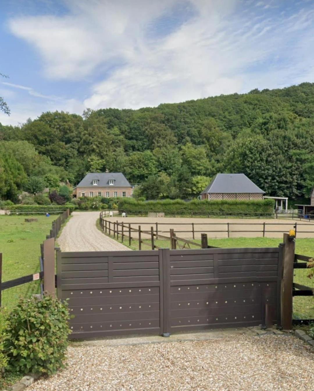Le Petit Haras De Chalet